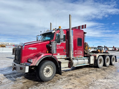 2004 Kenworth T800 8x6 Sleeper Winch Truck