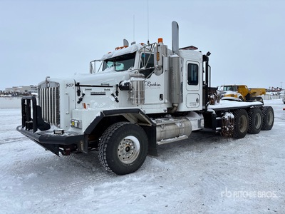 2007 Kenworth C500 8x6 Sleeper Winch Truck