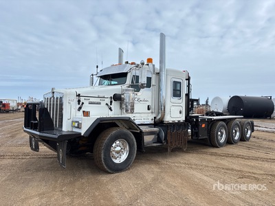 2007 Kenworth C500 8x6 Sleeper Winch Truck