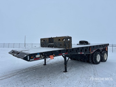 2004 Gerrys 28 ft 16-Wheel Flatbed Crown Oilfield Trailer
