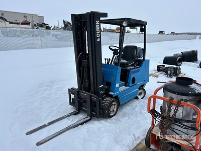 Clark GCS25MC 4150 lb Cushion Tire Forklift