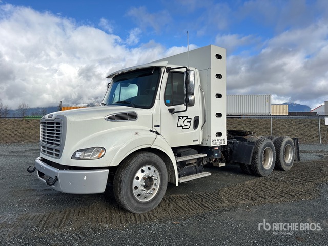 1FUJC5DX3CHBF4103 Freightliner M 2 112 Photo 1