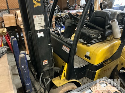 2013 Yale GL040 4300 lb Chariot Élévateur (Inoperable)