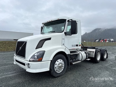 2007 Volvo VNL 6x4 Cabeza Tractora Cabina Corta