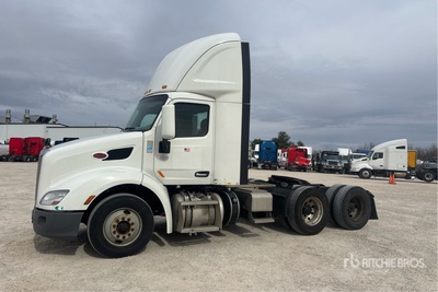 2022 Peterbilt 579 6x2 T/A Day Cab Truck Tractor (Inoperable)