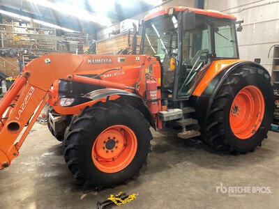2013 Kubota M135X 4WD Tractor Agrícola