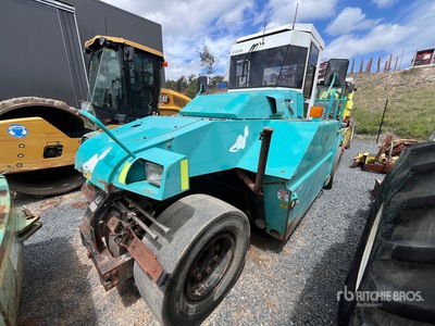 2007 Sakai TZ701 7 Wheel Walec pneumatyczny