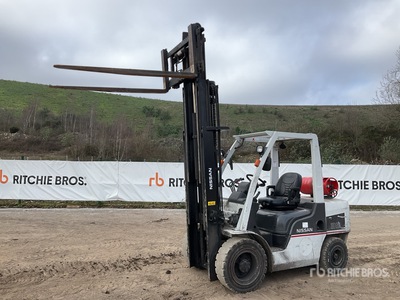 2013 Nissan UG1F2A35DU 3135 kg Carretilla Elevadora