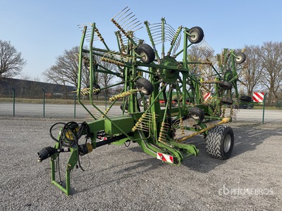 2009 Krone Swadro 1400 Rastrillo de pastos