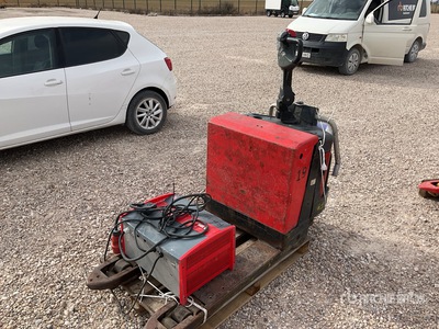 Roja Pallet Jack (Inoperable)