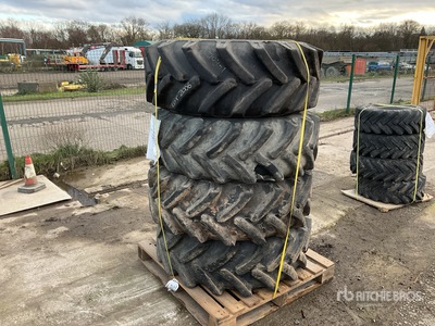 Quantity of (4) Neumáticos