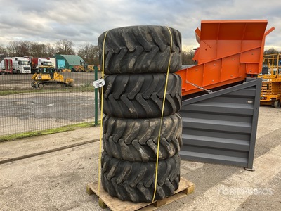 Quantity of (4) Neumáticos