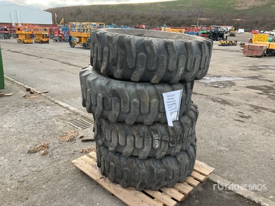 Quantity of (4) Pneus