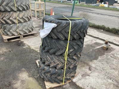 Quantity of (4) Neumáticos