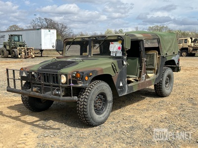 AM General M1097R1 HMMWV 4 Door Soft Top w/Truck Body
