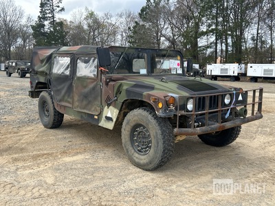 2005 AM General M1097R1 HMMWV 4 Door Soft Top w/Truck Body