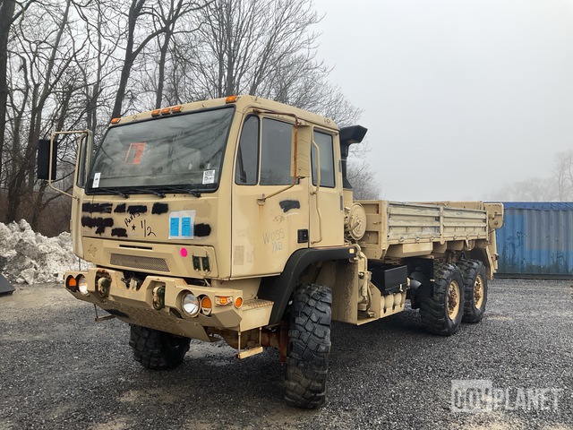 2006 Stewart & Stevenson M1084A1 MTV 6x6 Cargo Truck w/Rear Mounted Crane