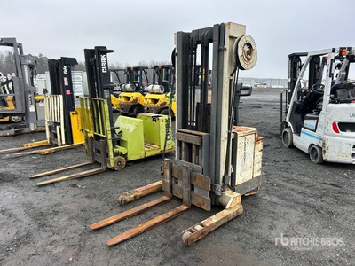 Crown 2000 lb 電動パレットジャッキ