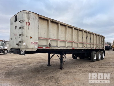 1997 East 35 ft 5 in Tri/A End Dump Trailer