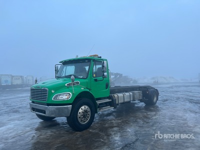 2018 Freightliner M2 106 4x2 Roll-Off Truck