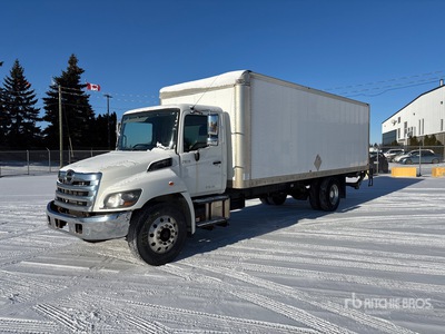2019 Hino 358 4x2 Furgoneta caja cerrada