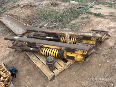 Quantity of (2) Undercarriage Frames その他 - 機械部品