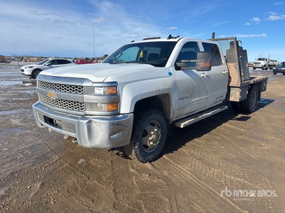 2019 Chevrolet Silverado 3500HD LT 4x4 Crew Cab Flatbed Truck