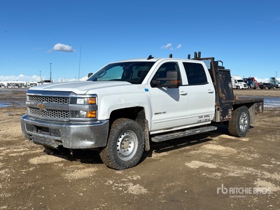 2019 Chevrolet Silverado 3500HD LT 4x4 Crew Cab Flatbed Truck