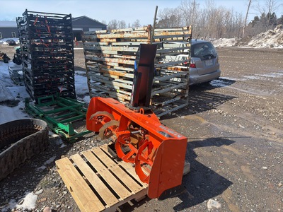Kubota B2782B Snow Blower (Inoperable)