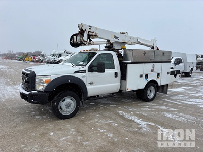 Altec AT37G 37 ft on 2014 Ford F-550 XL 4x2 Bucket Truck