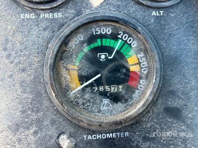 1974 Case 1175 جرار ثنائي الدفع