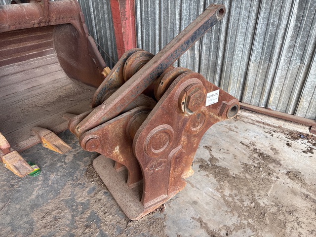 LaBounty CP60 30 in Demolition Shear