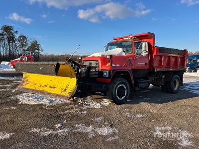 1997 Ford L8000 4x2 S/A Dump Truck