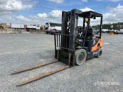 2013 Doosan D25 S-5 4600 lb Pneumatic Tire Wózek widłowy