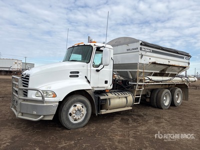2005 Mack CXN613 6x4 Tender Truck