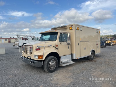 2000 International 4700 4x2 Ambulance