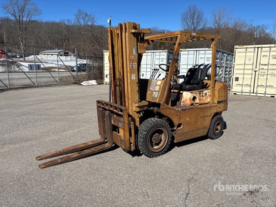 TCM FG30N6 4000 lb Pneumatic Tire Chariot Élévateur