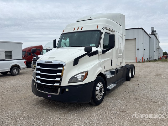2020 Freightliner Cascadia 116 6x4 T/A Sleeper Truck Tractor