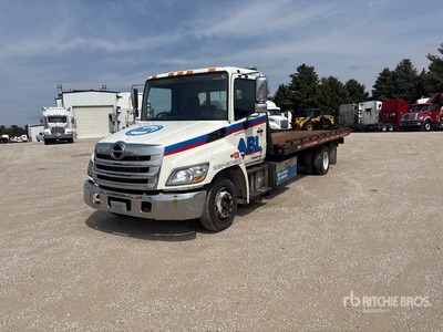 2015 Hino 258 4x2 Rollback Truck