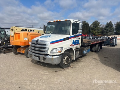 2015 Hino 258 4x2 Rollback Truck