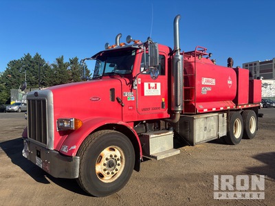 2005 Peterbilt 357 2000 gal 6x4 Camion de combustible y lubricacion