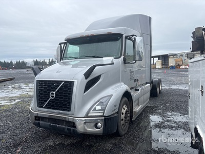 2020 Volvo VNR640 6x4 Cabina con cuccetta per trattore stradale (Inoperable)