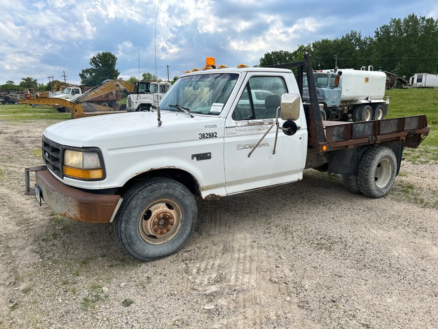 1993 Ford F-350 XL 4x2 Flatbed Truck 1993 Ford F-350 XL 4x2 Flatbed Truck