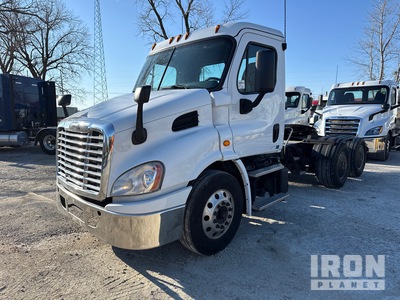 2019 Freightliner Cascadia 113 T/A Day Cab Truck Tractor