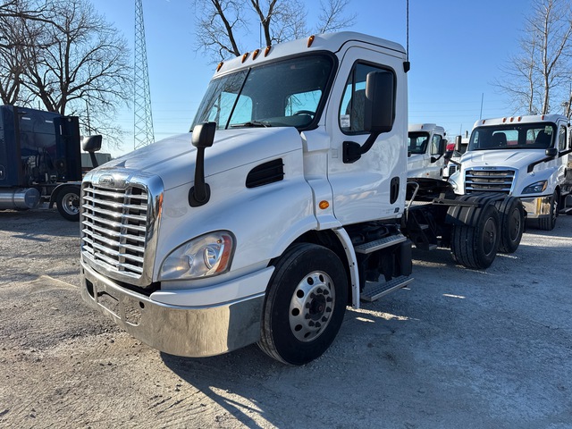 2019 Freightliner Cascadia 113 T/A Day Cab Truck Tractor