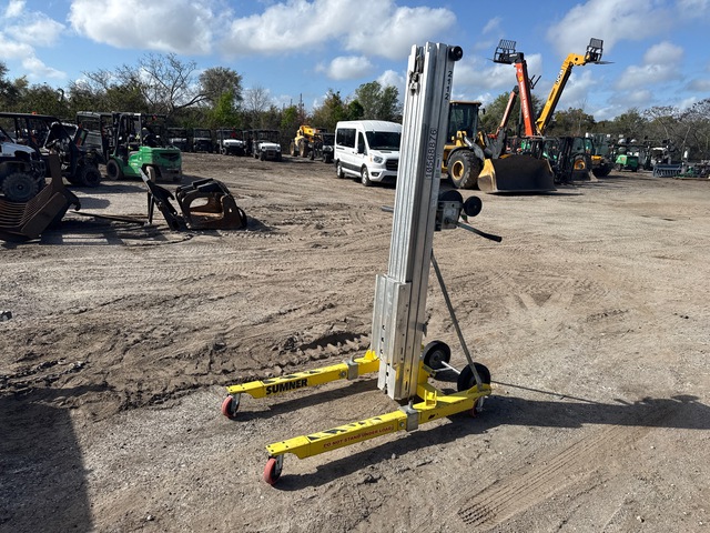 2022 Sumner 2112 Material Hoist
