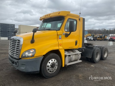 2018 Freightliner Cascadia 125 6x4 T/A Day Cab Truck Tractor