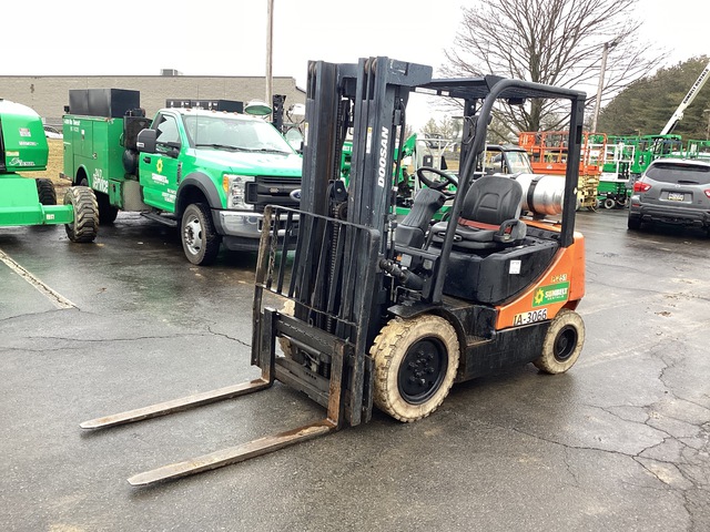 2017 Doosan G25E-5 4600 lb Pneumatic Tire Forklift 2017 Doosan G25E-5 4600 lb Pneumatic Tire Forklift