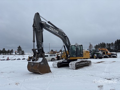 2010 John Deere 240D LC Tracked Excavator