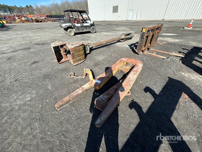 Quantity of (2) Kenco Self-Leveling Pipe Hooks